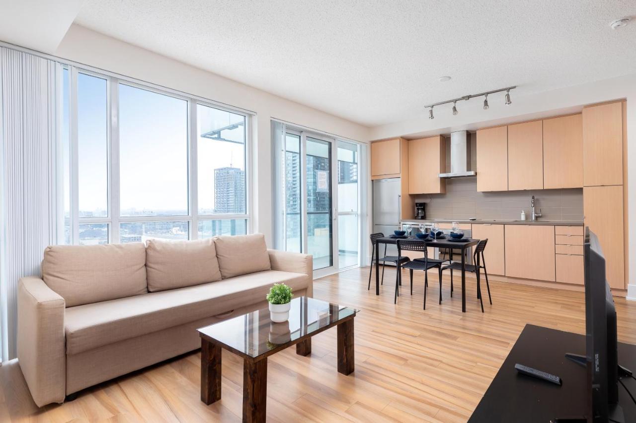 Centrally Located In The Heart Of Downtown Apartment